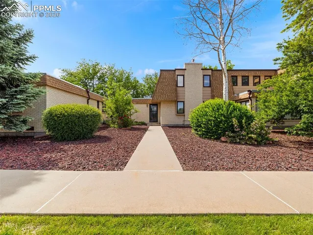 $279,000 | 48 Regency Boulevard, Unit E, Pueblo, CO 81005