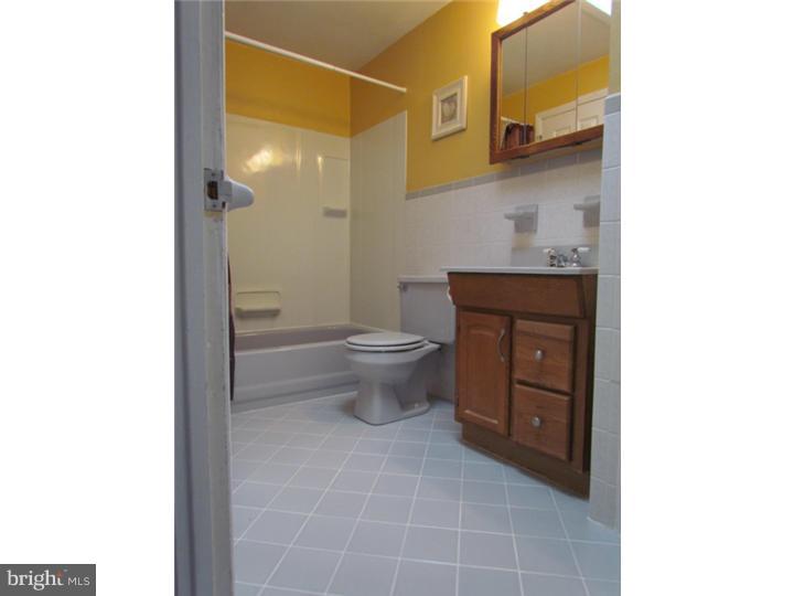4209 Fairdale Road Philadelphia, PA 19154 - Photo 20 of 23 Bathroom