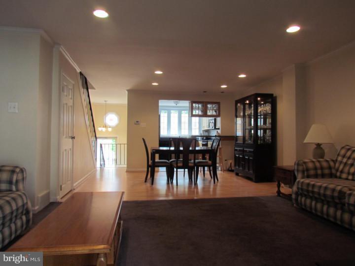 4209 Fairdale Road Philadelphia, PA 19154 - Photo 9 of 23 Living Room