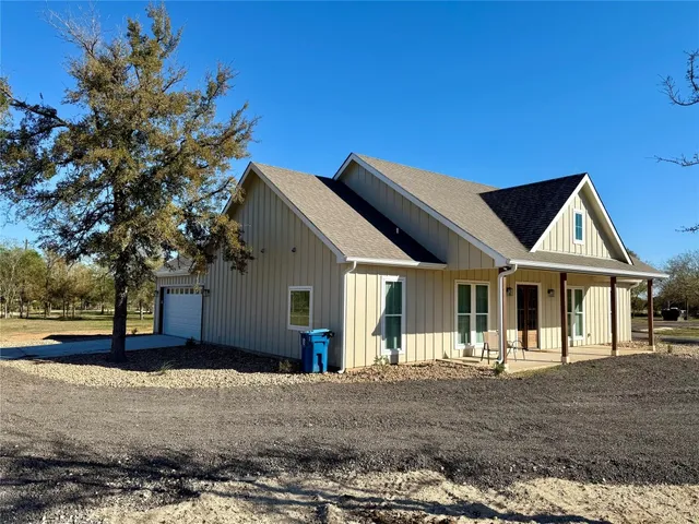 $2,500 | 1353 Red Town Road, Unit B, Elgin, TX 78621