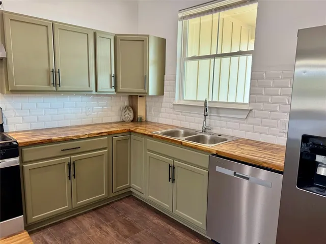 $2,500 | 1353 Red Town Road, Unit B, Elgin, TX 78621