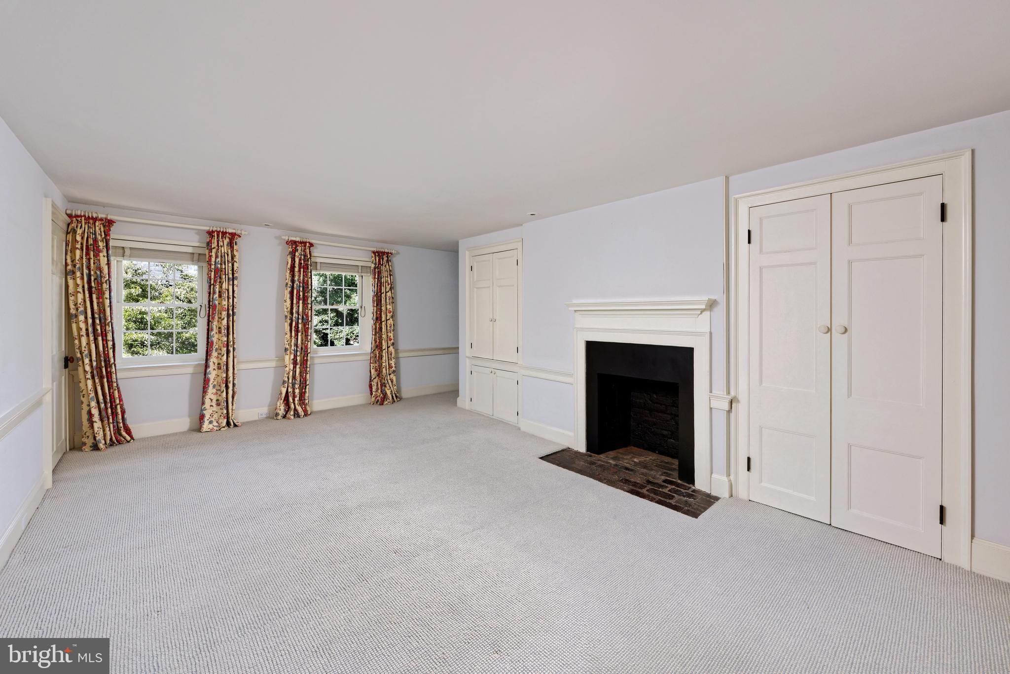 607 Oronoco Street Alexandria, VA 22314 - Photo 19 of 41 Bedroom with en suite bath