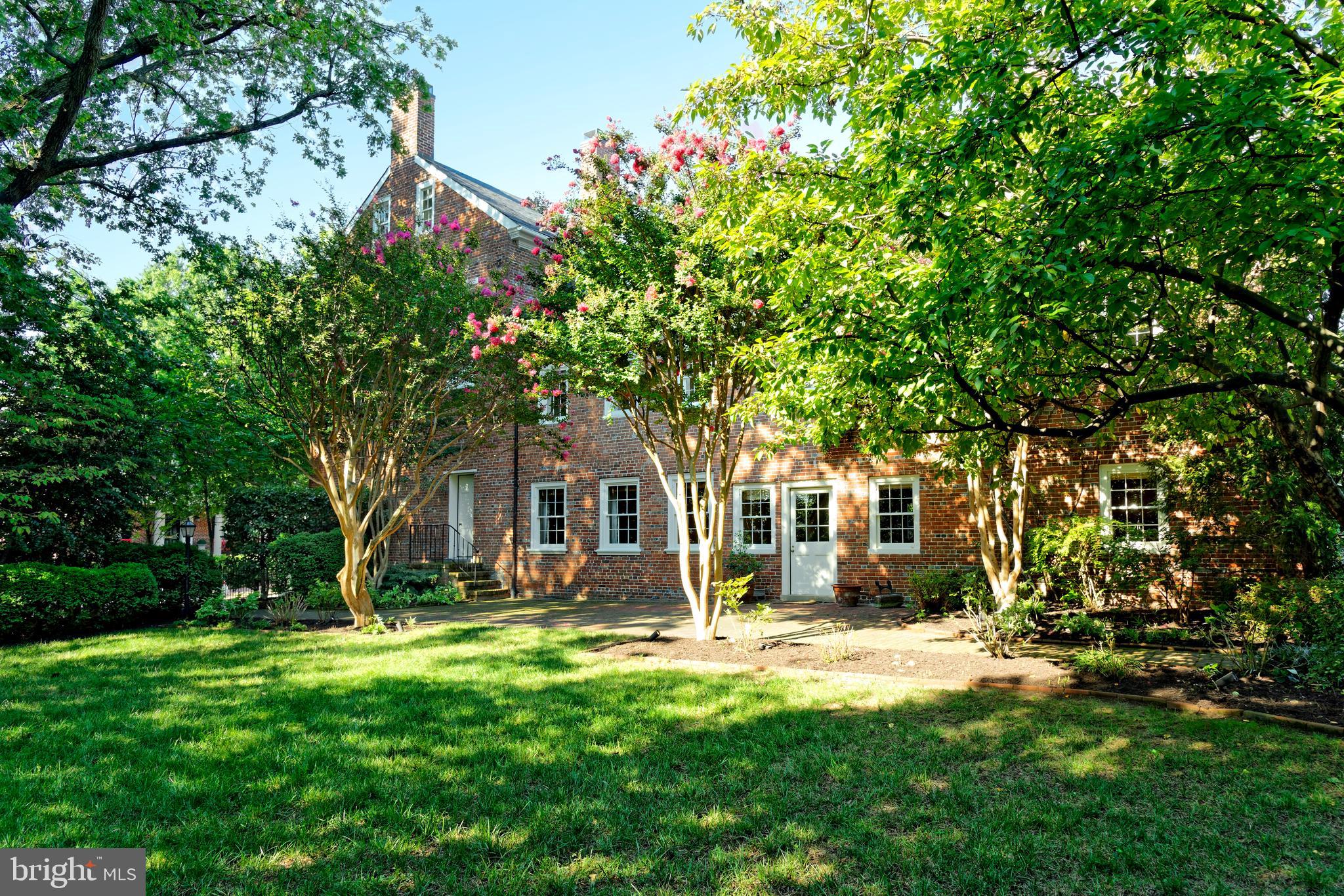 607 Oronoco Street Alexandria, VA 22314 - Photo 32 of 41 Side yard and space for pool and pool house