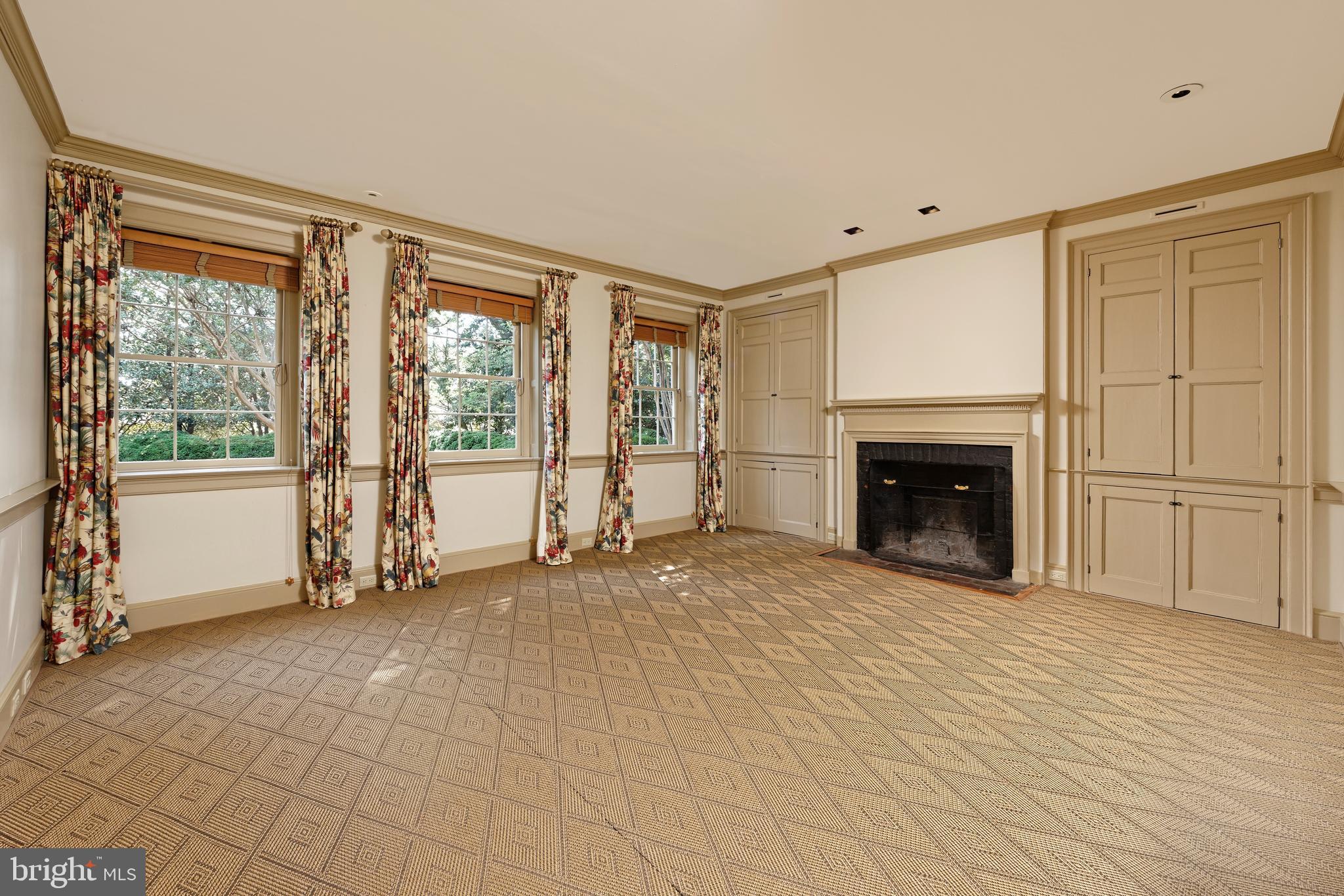 607 Oronoco Street Alexandria, VA 22314 - Photo 7 of 41 Main level family room