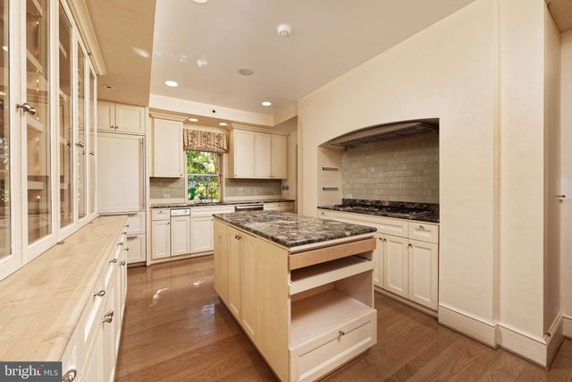 $4,200,000 | 607 Oronoco Street, Alexandria, VA 22314