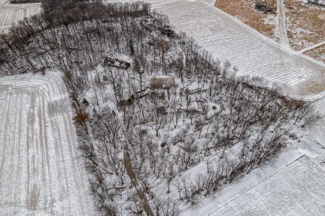 $799,999 | 5101 South Johnson Road, Beloit, WI 53511