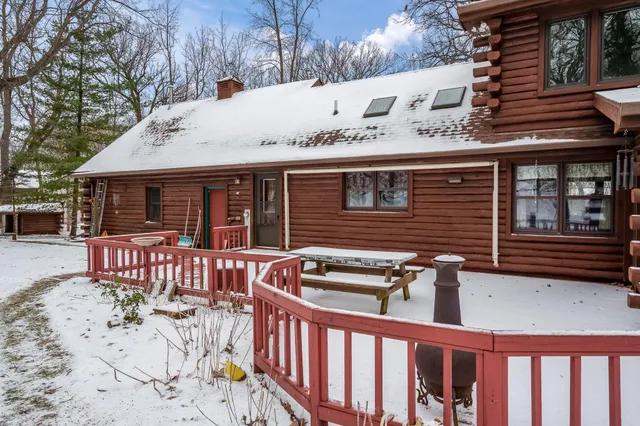 $799,999 | 5101 South Johnson Road, Beloit, WI 53511