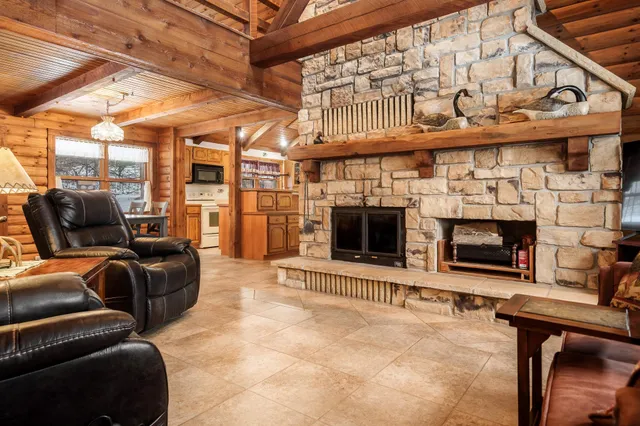 $799,999 | 5101 South Johnson Road, Beloit, WI 53511