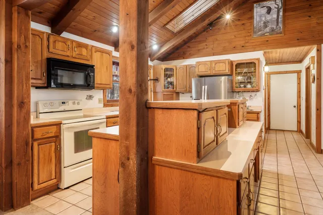 $799,999 | 5101 South Johnson Road, Beloit, WI 53511