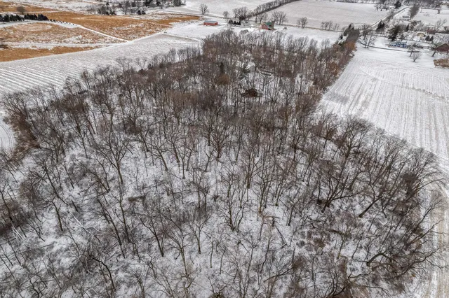 $799,999 | 5101 South Johnson Road, Beloit, WI 53511