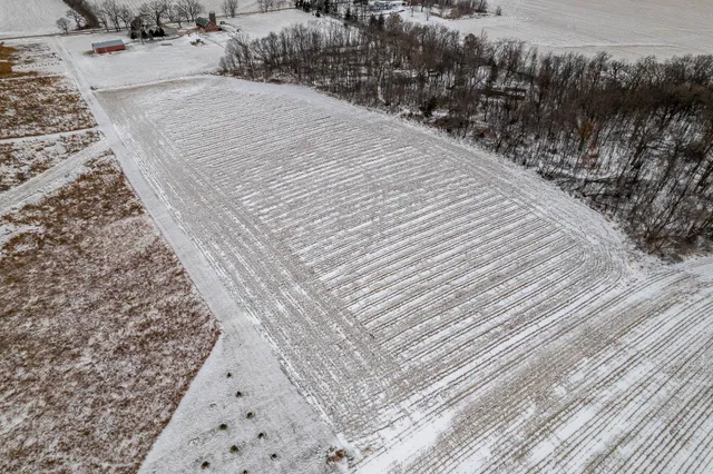 $799,999 | 5101 South Johnson Road, Beloit, WI 53511