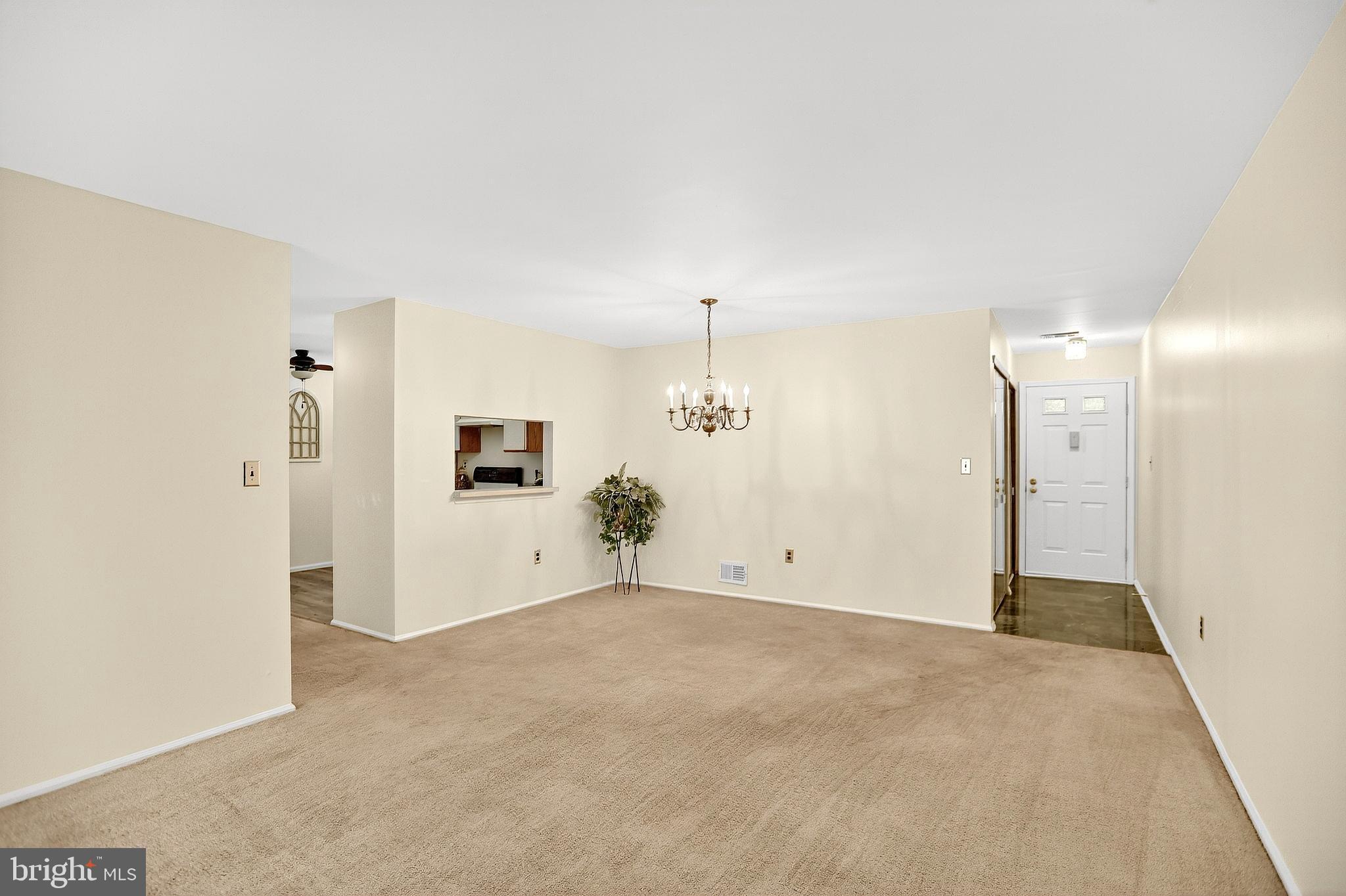 13 Azalea Court Lawrenceville, NJ 08648 - Photo 7 of 27