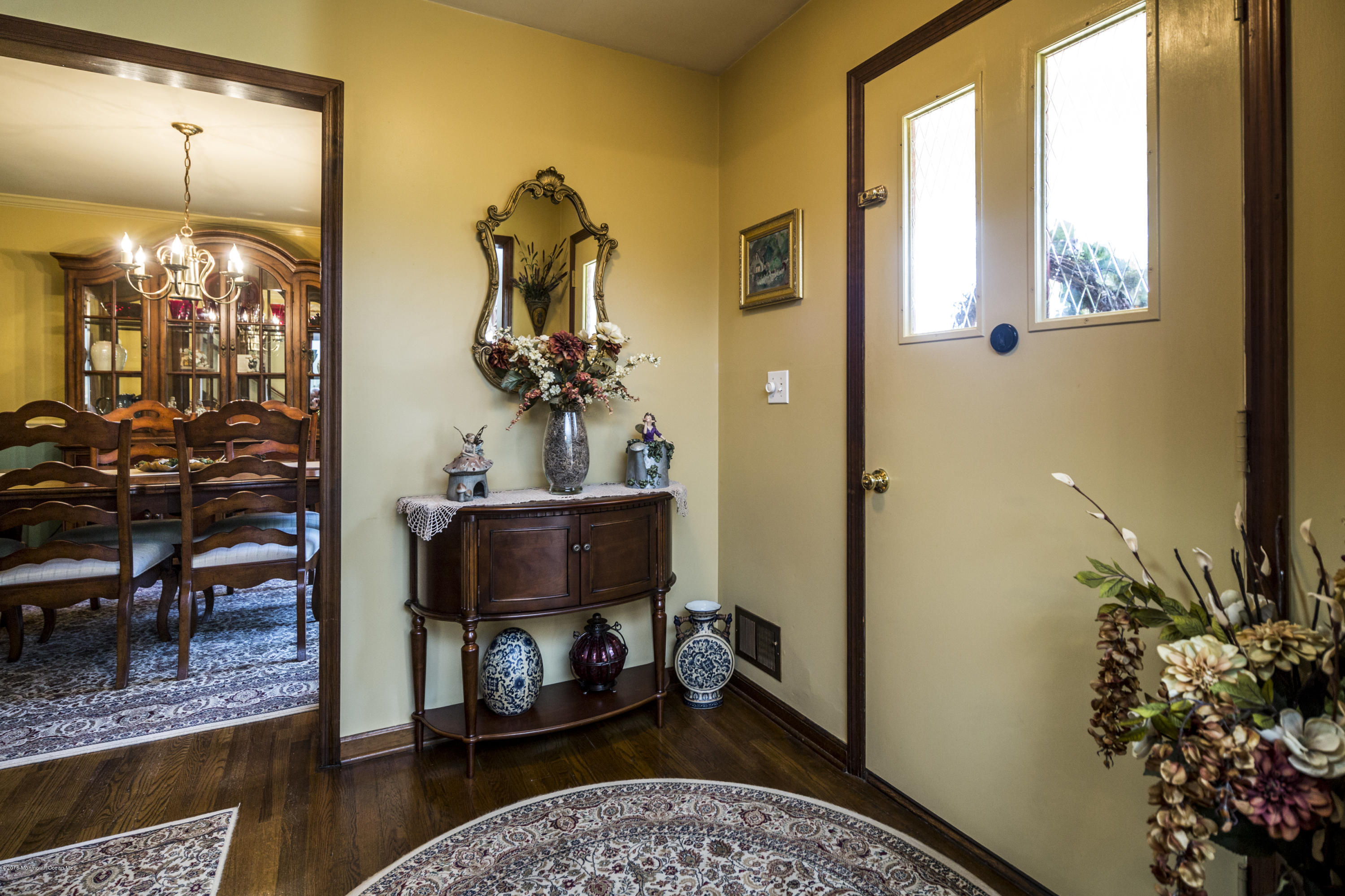 22 Ardmore Road Freehold, NJ 07728 - Photo 3 of 37 SPACIOUS ENTRY FOYER