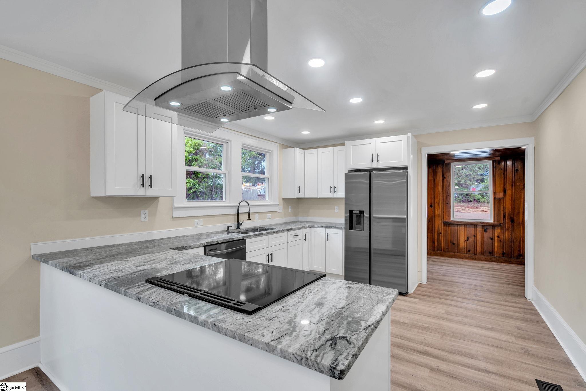 313 Furman Hall Road Greenville, SC 29609 - Photo 9 of 35 Gallery Image 9