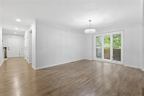 $529,000 | 5204 West 112th Street, Leawood, KS 66211