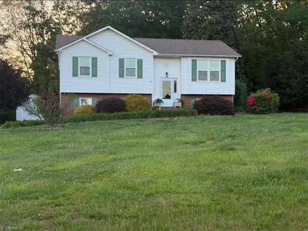 $284,900 | 7670 Stonewell Lane, Tobaccoville, NC 27050