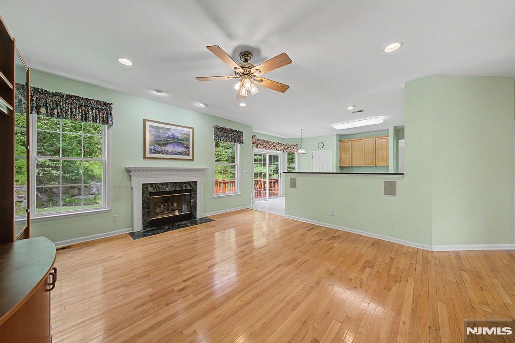 1 Skytop Ridge Oakland, NJ 07436 - Photo 14 of 43