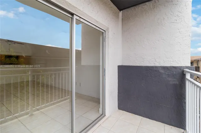 $2,100 | 1095 West 77th Street, Unit 108, Hialeah, FL 33014