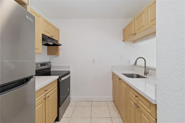 $2,100 | 1095 West 77th Street, Unit 108, Hialeah, FL 33014