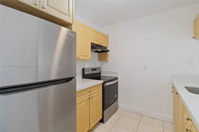 $2,100 | 1095 West 77th Street, Unit 108, Hialeah, FL 33014