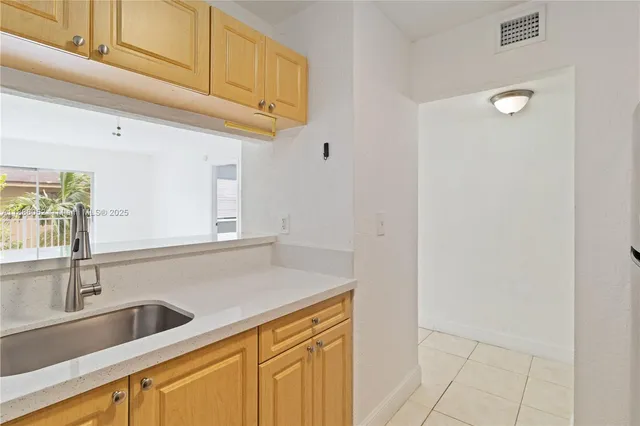 $2,100 | 1095 West 77th Street, Unit 108, Hialeah, FL 33014