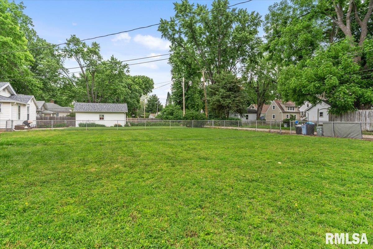 2424 Holmes Avenue Springfield, IL 62704 - Photo 33 of 37