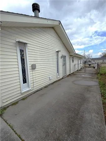 $199,999 | 2229 Riverland Drive, Chalmette, LA 70043