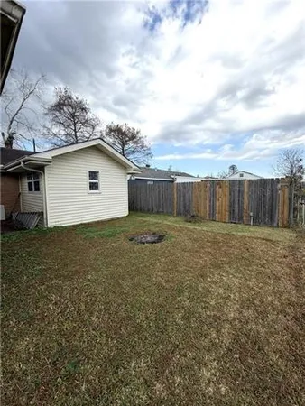 $199,999 | 2229 Riverland Drive, Chalmette, LA 70043