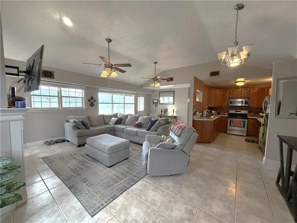 $199,999 | 2229 Riverland Drive, Chalmette, LA 70043