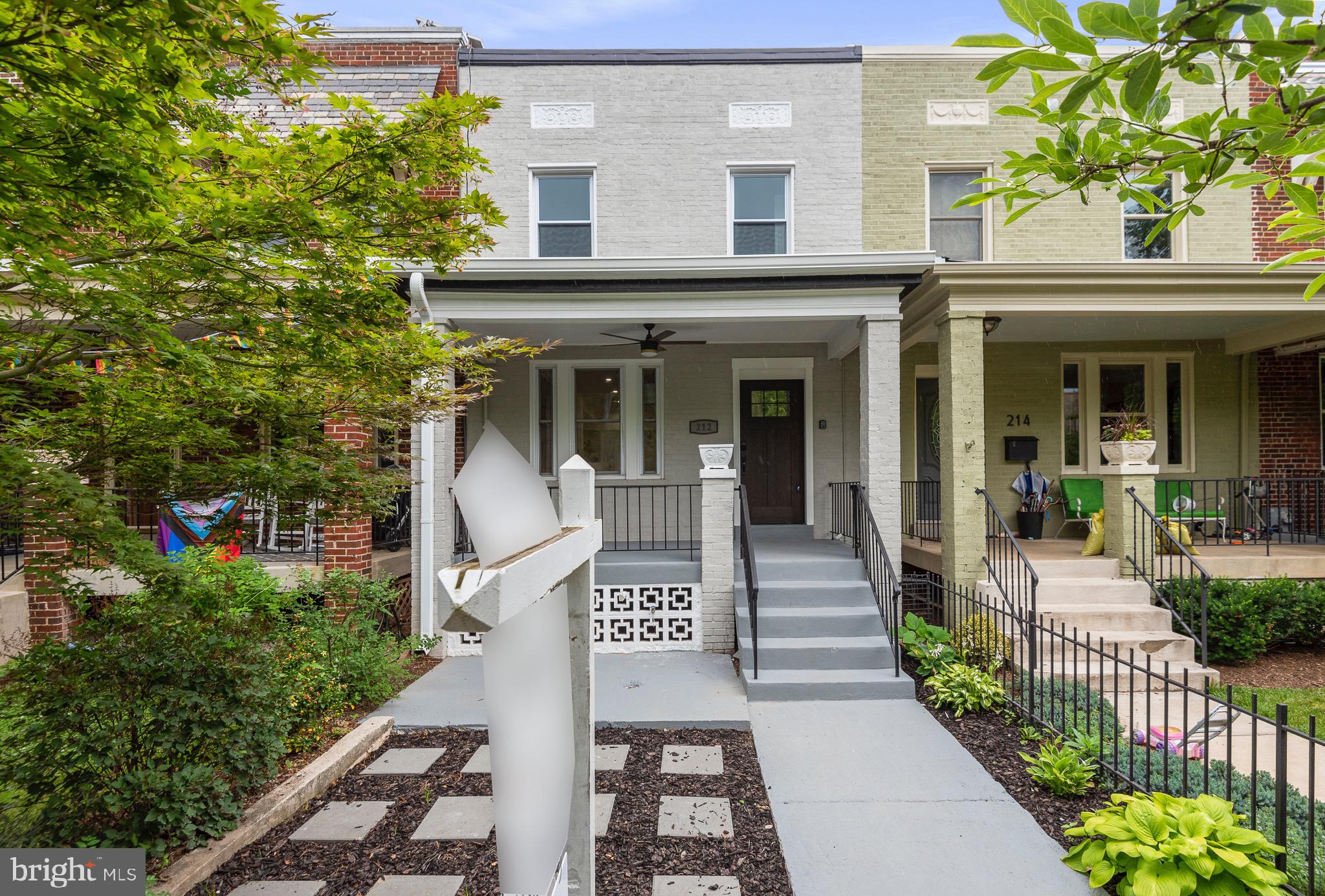 212 16th Street Southeast Washington, DC 20003 - Photo 2 of 48