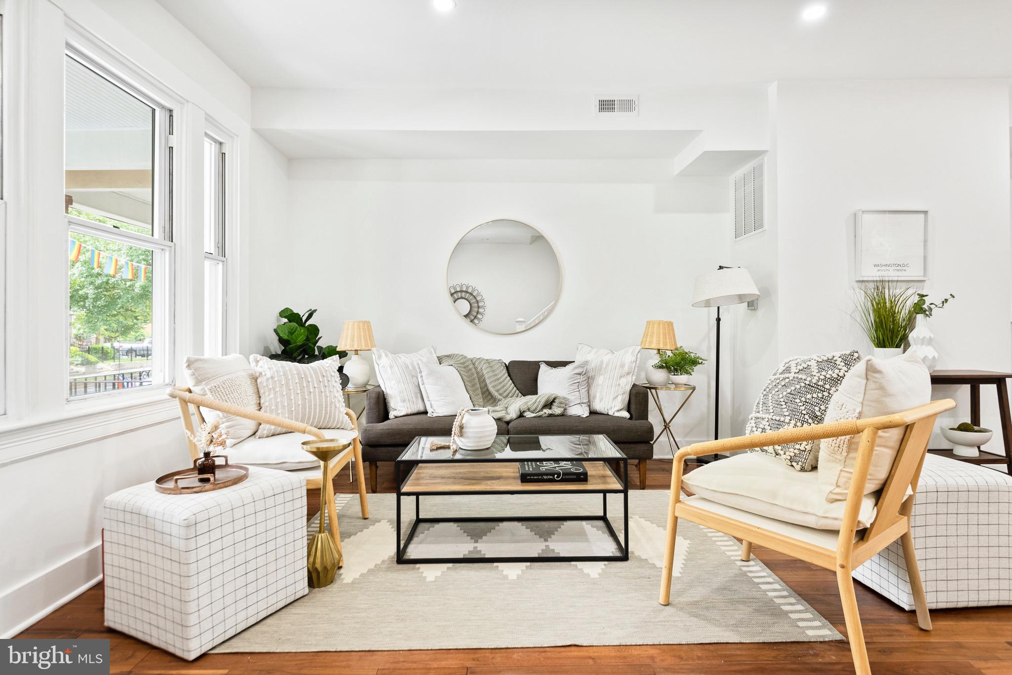 212 16th Street Southeast Washington, DC 20003 - Photo 6 of 48