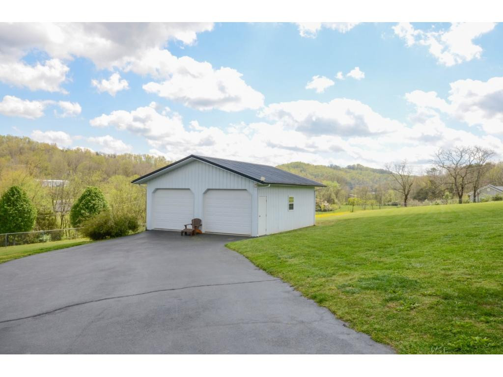 230 Gross Road Bluff City, TN 37618 - Photo 3 of 24 Photo 3