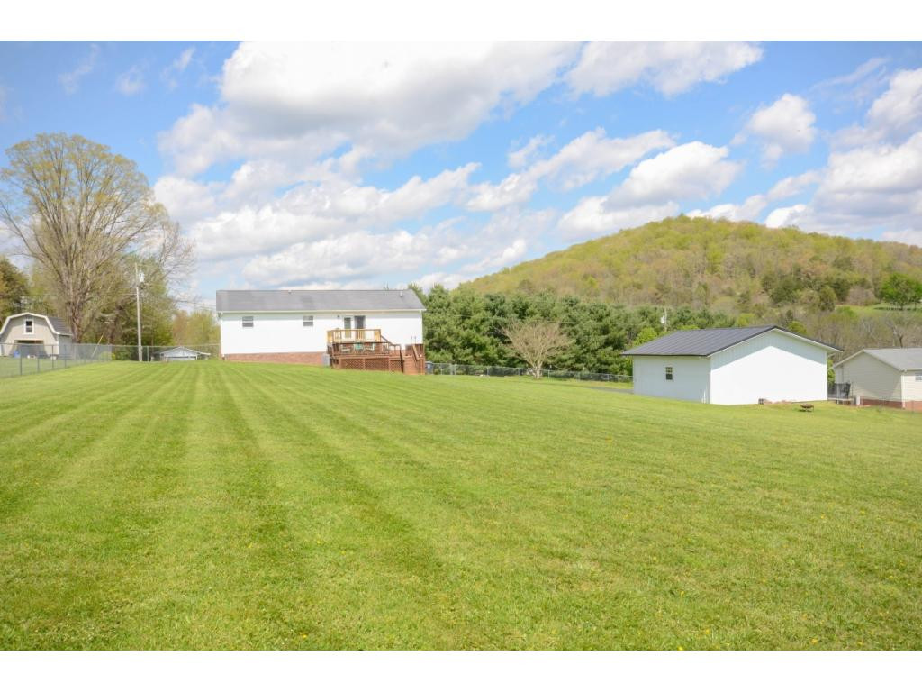 230 Gross Road Bluff City, TN 37618 - Photo 4 of 24 Photo 4
