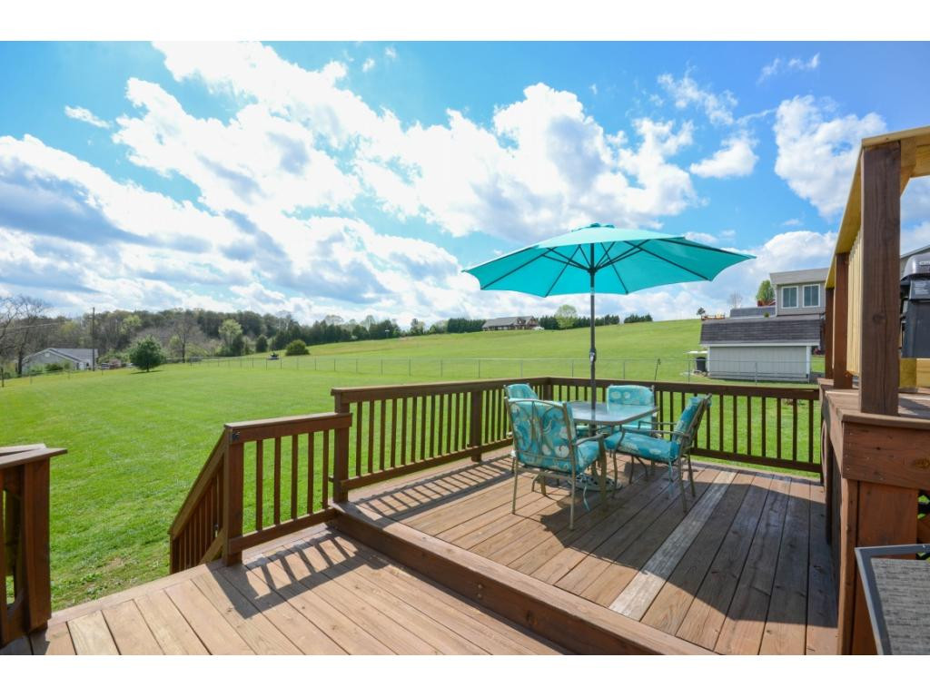 230 Gross Road Bluff City, TN 37618 - Photo 5 of 24 Photo 5