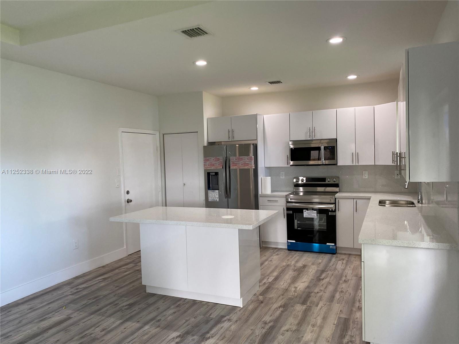 16350 Southwest 50th Terrace Miami, FL 33185 - Photo 15 of 59