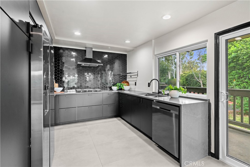 18 Rana, Unit 58 Irvine, CA 92612 - Photo 14 of 35 Gallery Image 14