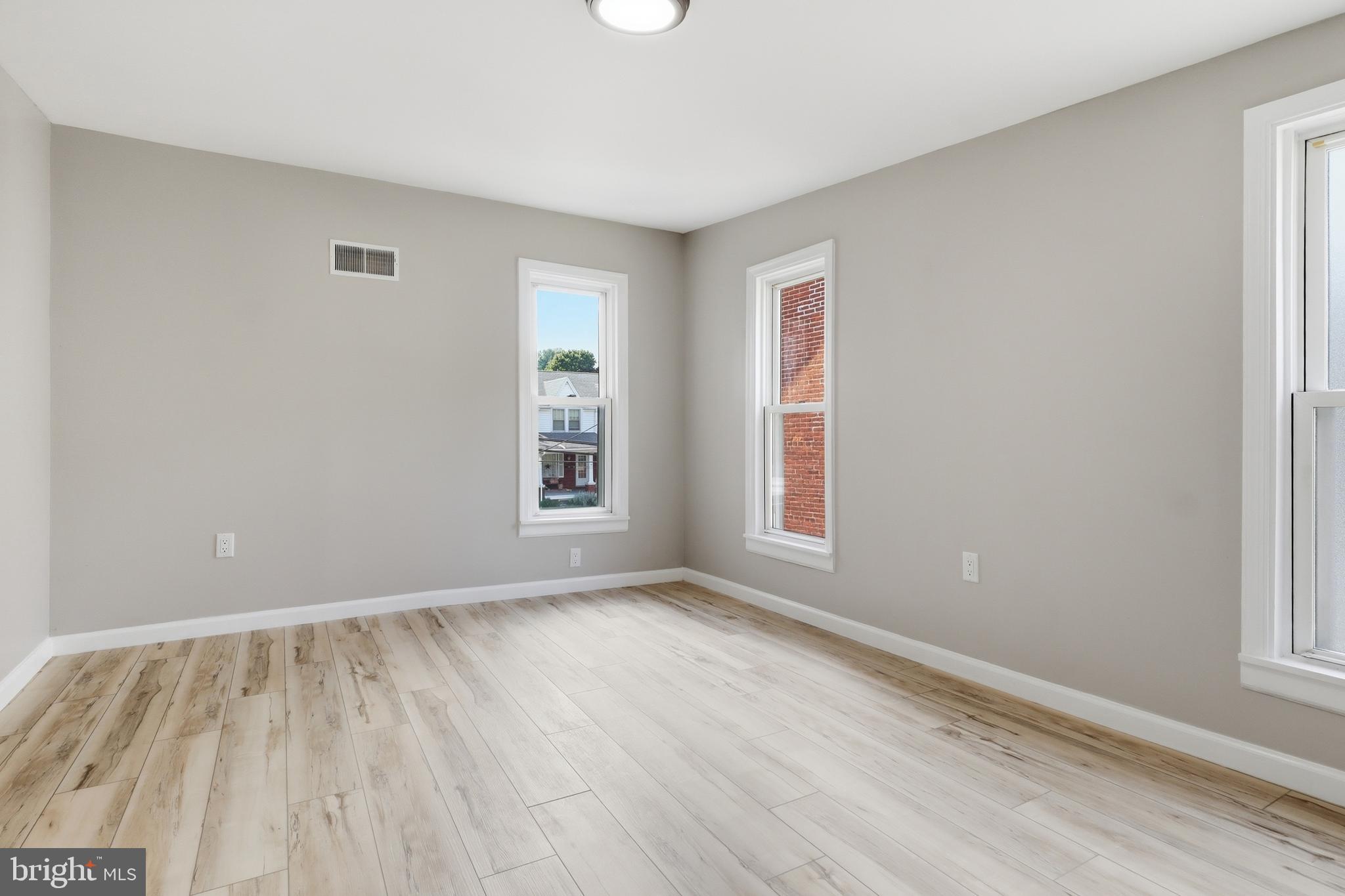 197 South Main Street Yoe, PA 17313 - Photo 20 of 38