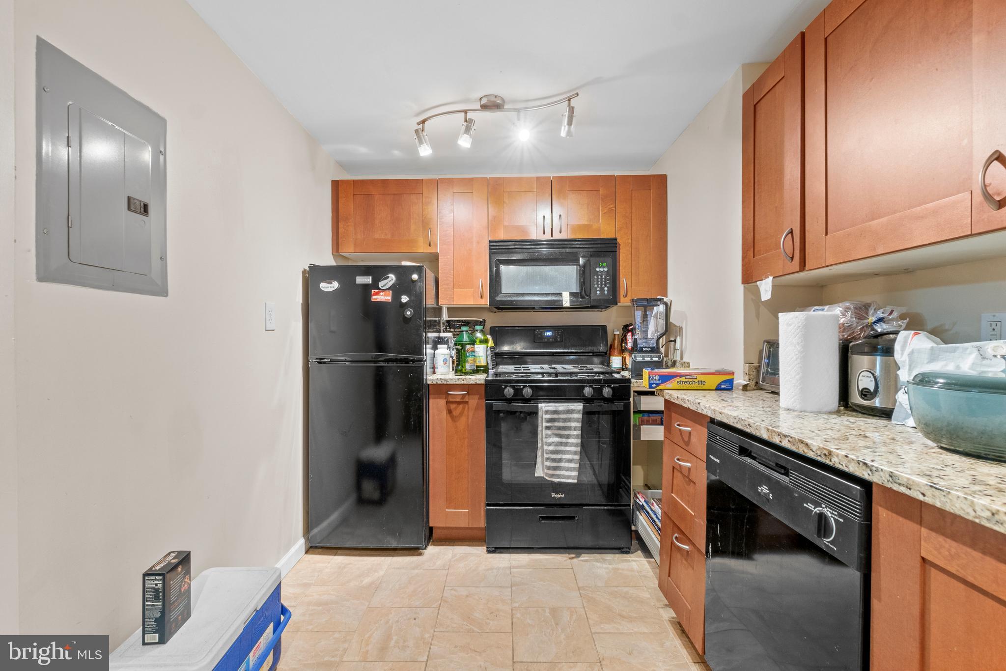 211 East 33rd Street Baltimore, MD 21218 - Photo 33 of 44