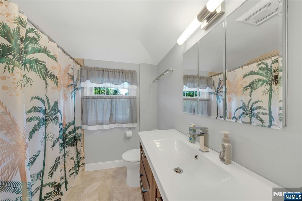 678 Millbrook Road River Edge, NJ 07661 - Photo 24 of 34