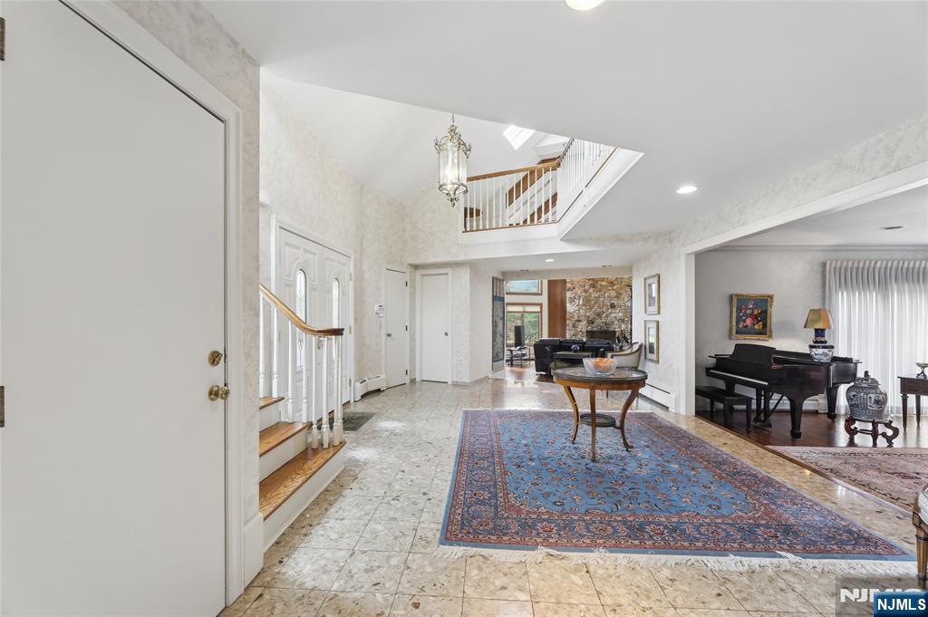 9 Toboggan Ridge Saddle River, NJ 07458 - Photo 15 of 50