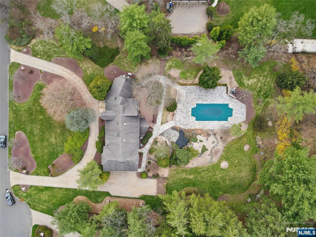 9 Toboggan Ridge Saddle River, NJ 07458 - Photo 2 of 50