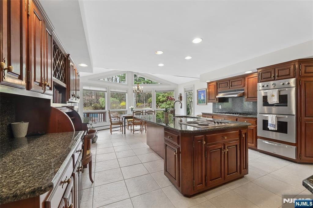 9 Toboggan Ridge Saddle River, NJ 07458 - Photo 29 of 50