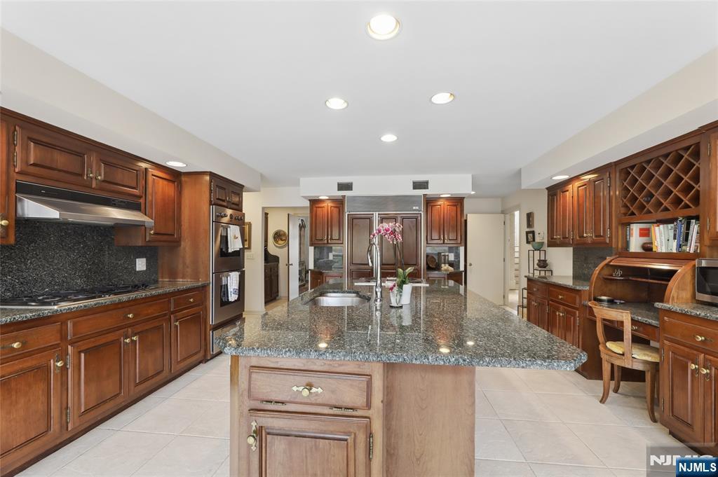 9 Toboggan Ridge Saddle River, NJ 07458 - Photo 31 of 50