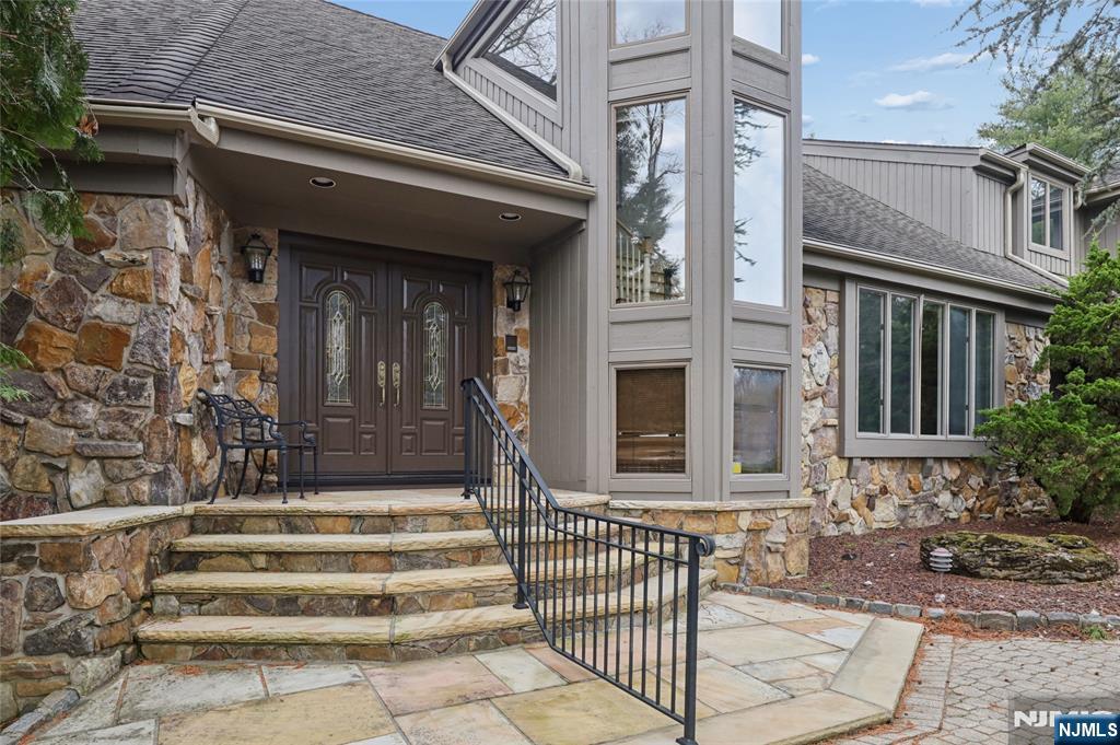 9 Toboggan Ridge Saddle River, NJ 07458 - Photo 6 of 50