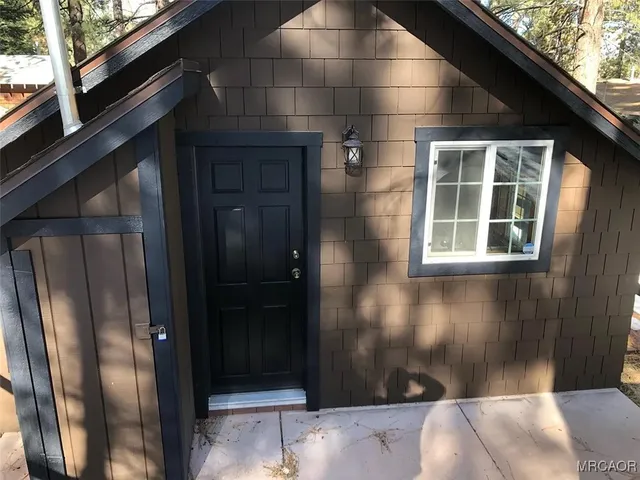 $1,350 | 39501 Lakeview Pines Road, Big Bear Lake, CA 92315