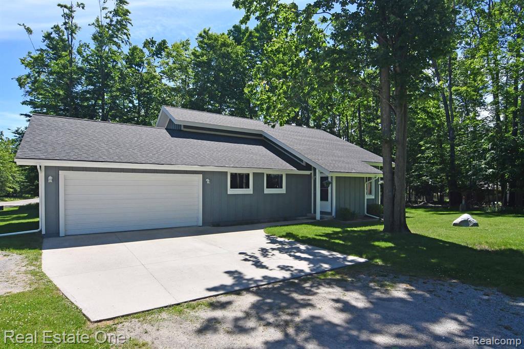 4092 Pheasant Road Lincoln, MI 48742 - Photo 2 of 43