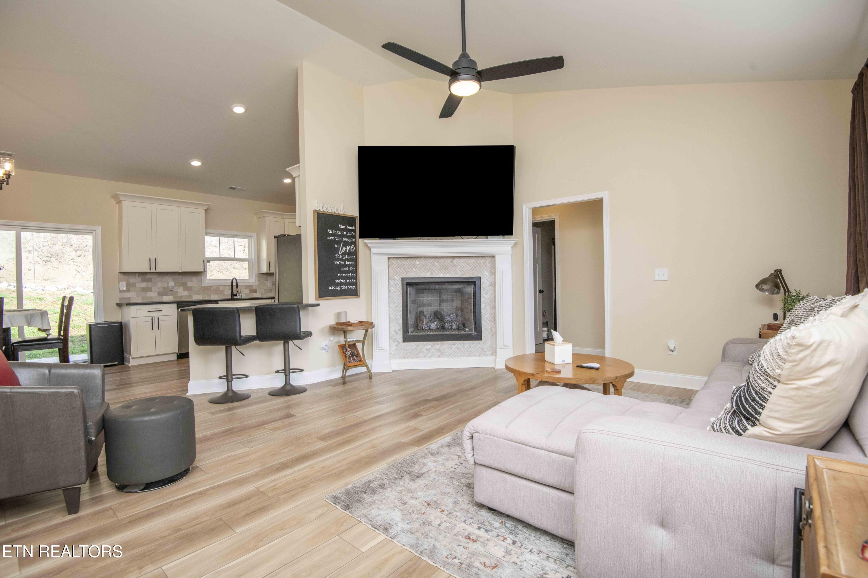 100 Claude Steadman Place Clinton, TN 37716 - Photo 11 of 43 living 4_1