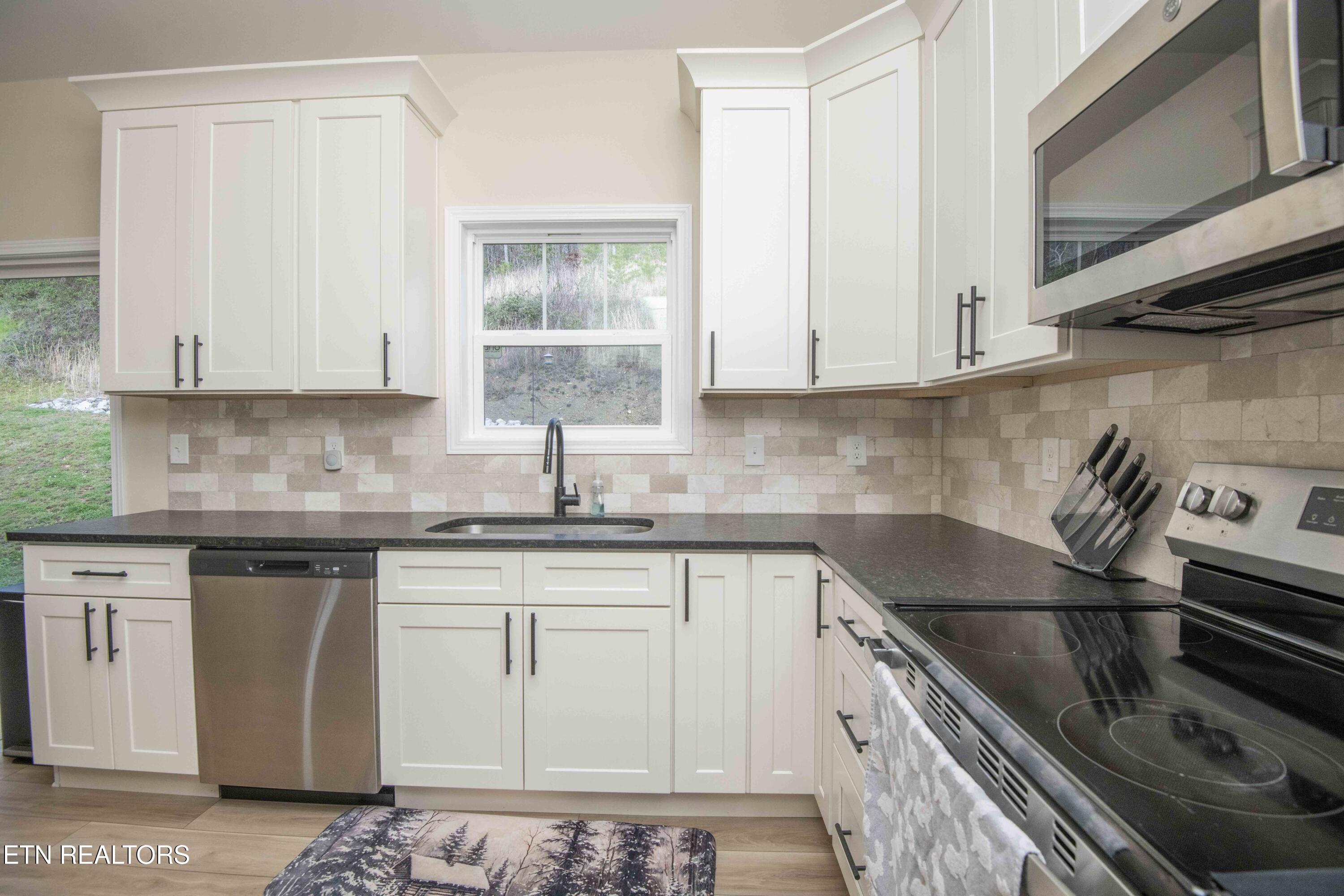 100 Claude Steadman Place Clinton, TN 37716 - Photo 15 of 43 kitchen 2_1