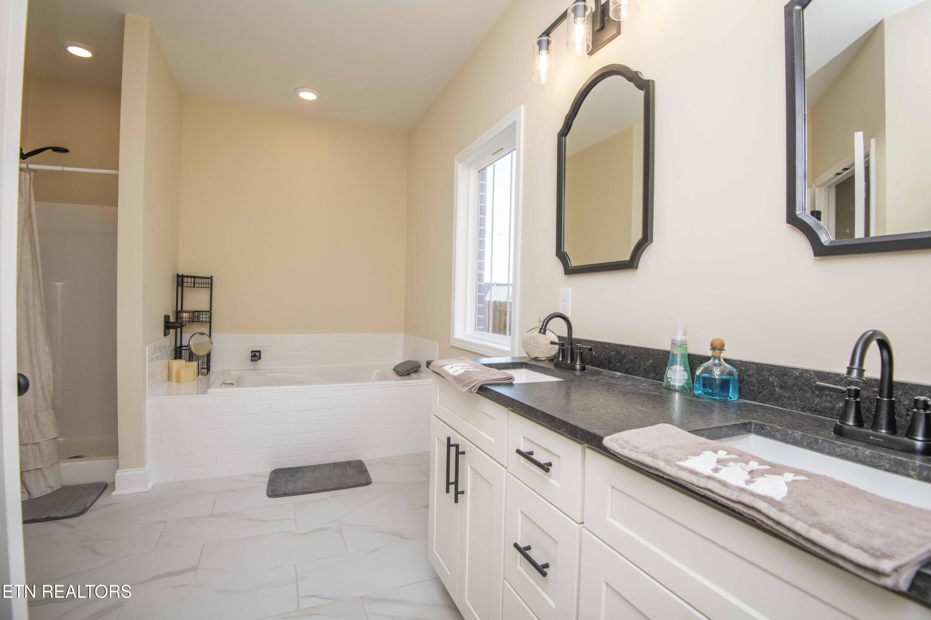 100 Claude Steadman Place Clinton, TN 37716 - Photo 28 of 43 master bath 1_1