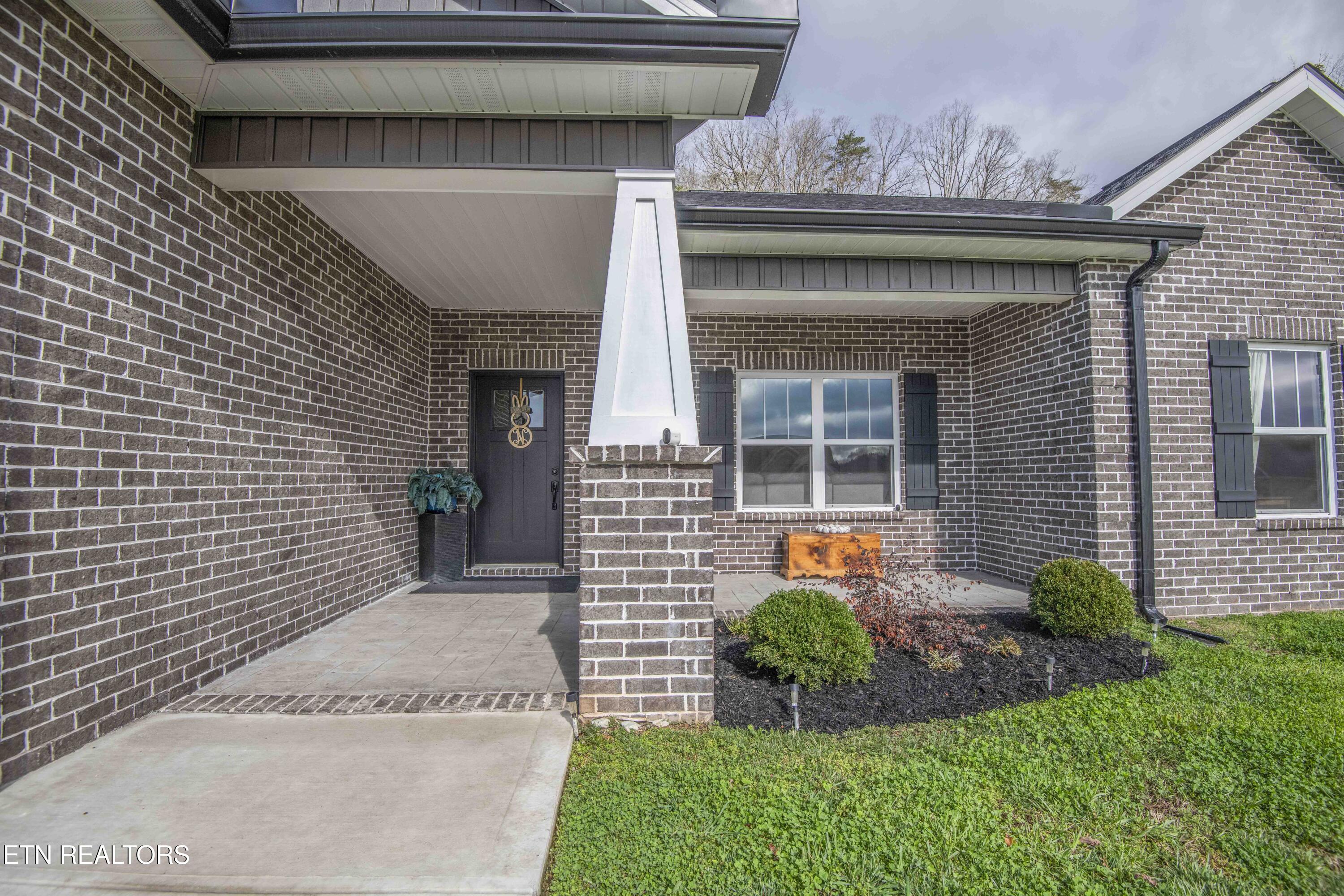 100 Claude Steadman Place Clinton, TN 37716 - Photo 5 of 43 porch 1_1